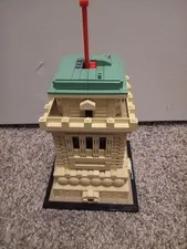 LEGO Architecture 21042 Statue of Liberty – Base Only 