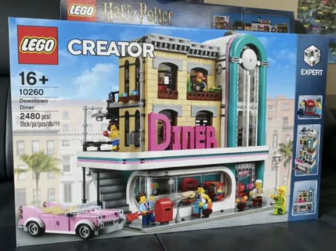 LEGO Creator Expert 10260 Downtown Diner 2480 Pieces Modular Building Retired .