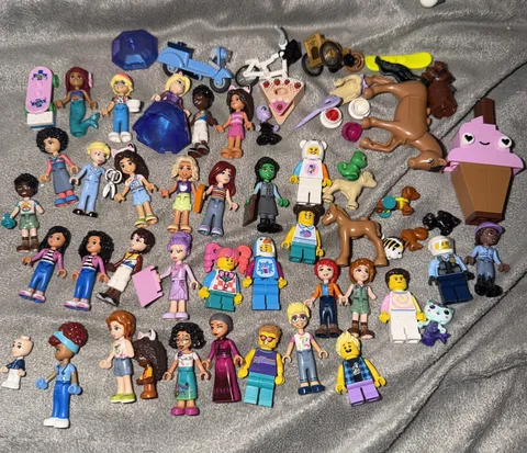HUGE Mixed Lot of Legos Friends Minifigs Accessories 