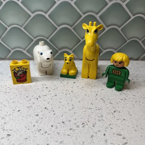 Vintage Lego Duplo Zoo Replacement Blocks Polar Bear Giraffe Food Cub Keeper
