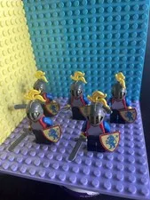 Lego Castle Lot Of 5 Vintage Lion Knights Yellow Plumes Rare Read Description