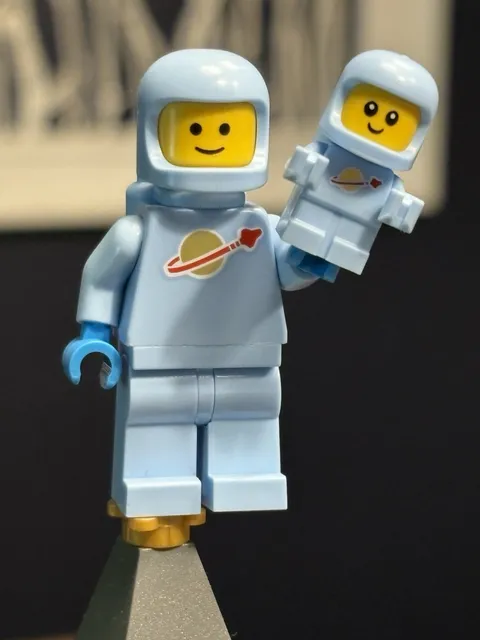 Lego 11374 Light Blue Classic Space Baby AND Spaceman New &  IN-HAND! Authentic!