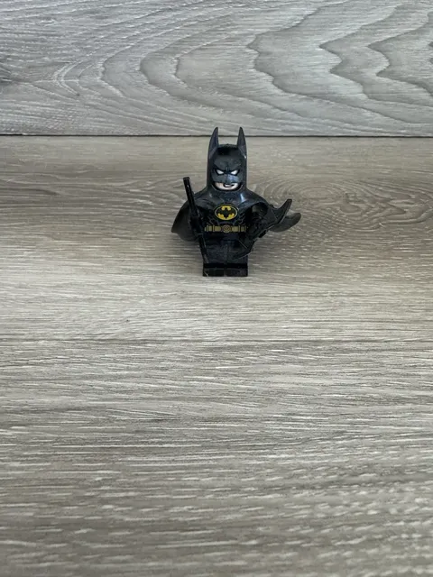 LEGO Batman - One Piece Cowl & Cape - Mini Figure / Mini Fig