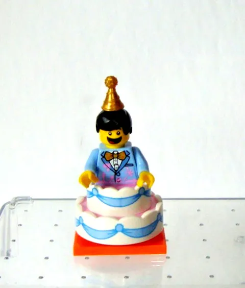 Lego Minifigure - 71021 - Series 18 Party - #10 Birthday Cake Costume Guy - 2018