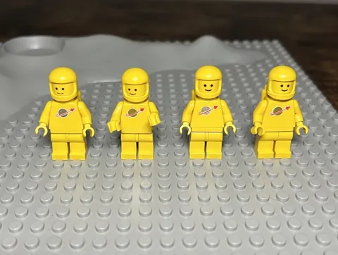Vtg LEGO Classic Space (sp006) Yellow Astronaut w/ AIR TANK & HELMET | Lot of 4
