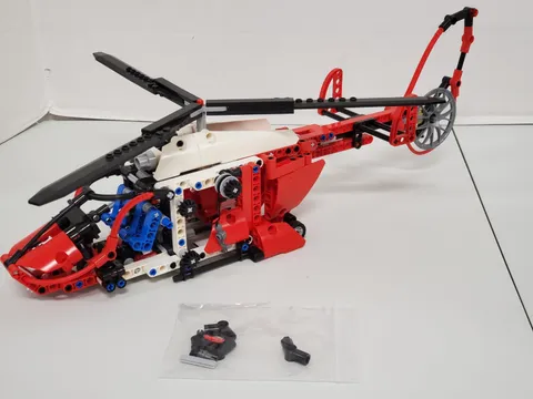 LEGO TECHNIC: Rescue Helicopter (8068) - COMPLETE 2 In 1 Set