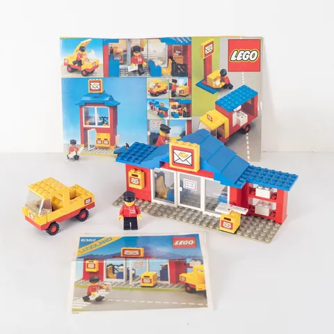 Lego 6362 Post Office with Van and Letter Holder Legoland Town Town (1982)