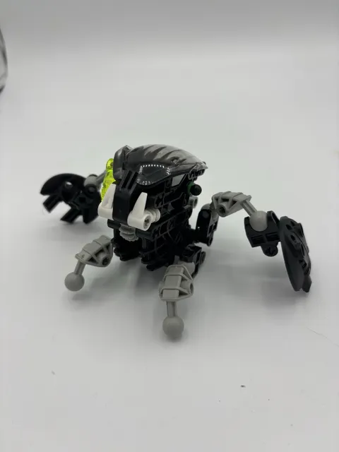 LEGO Bionicle Nuhvok Set #8561) 2002