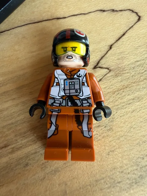 LEGO Star Wars - Poe Dameron Minifigure, Resistance X-Wing Pilot, 75102