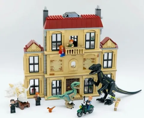 LEGO 75930 Indoraptor Rampage at Lockwood Estate Jurassic World Complete 2018