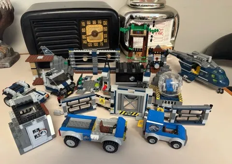 LEGO Jurassic World Lot Vehicles, Buildings, Parts, Mixed Lot