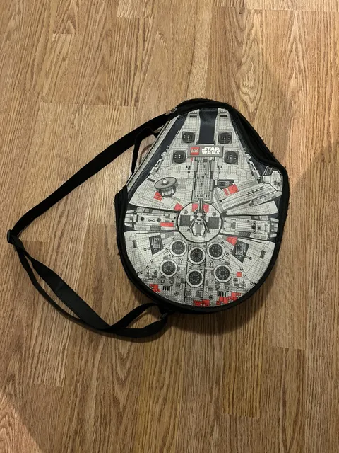 Lego Star Wars Millennium Falcon Zippered Storage Bag Mini Figure Carrying Case