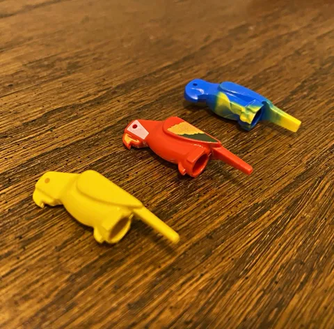 LEGO Parrot Animal Figure Lot of 3 Printed Pieces.  Yellow is rare vintage Lego
