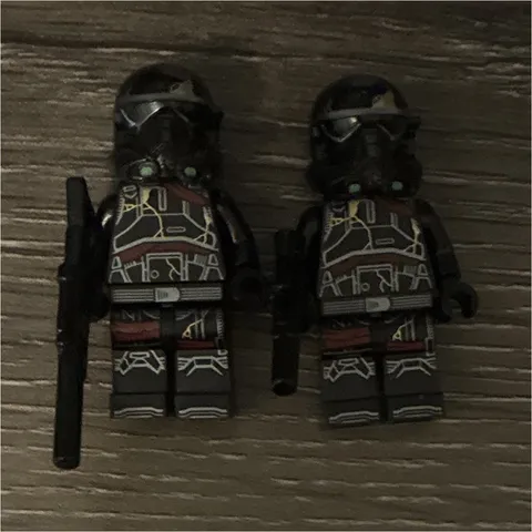 LEGO Minifigure Lot of 2 with Black Helmets, Weapons & 2 Black Guns