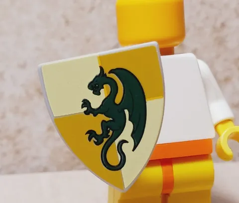 New LEGO Dragon Shield Green Checkered Handle on Back Printed Kingdoms Knight