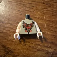 LEGO VIKTOR KRUM DURMSTRANG LOGO CREST TORSO SWIMMING SHARK