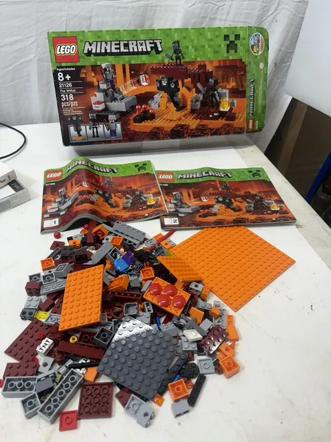 LEGO Minecraft 21126 The Wither 100% Complete With Minifigs And Manuals