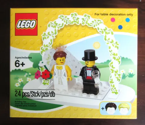 LEGO 853340 Wedding Bride & Groom NEW IN SEALED BOX - Retired