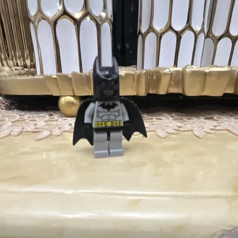 LEGO Batman Minifigure 2006 Light Bluish Gray Suit with Black Mask, bat001 GC