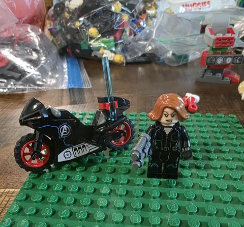 Lego Super Heroes Black Widow Minifigure with Motorcycle 