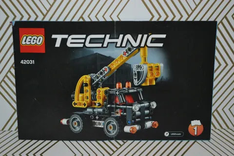 Lego Technic Instruction Book #42031 (Cherry Picker Book #1)584
