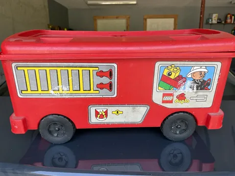 Vintage 1998 Duplo Lego Storage Container Moving Wheels FIRE TRUCK 