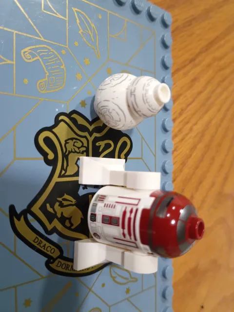 LEGO Star Wars Astromech Droid Plastic Minifigure Lot of 6 - R2-D2 & BB-8