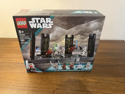 LEGO Star Wars #75385: Ahsoka Tano's Duel on Peridea - NIB