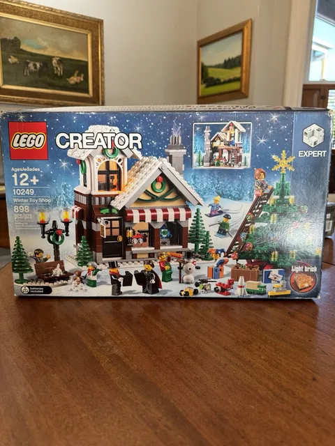 LEGO Creator Expert 10249 Winter Toy Shop Light Brick 898pcs Age 12+