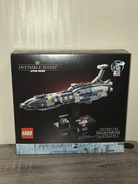 LEGO Star Wars 75377 Invisible Hand Retired Sealed Moderate Box Damage