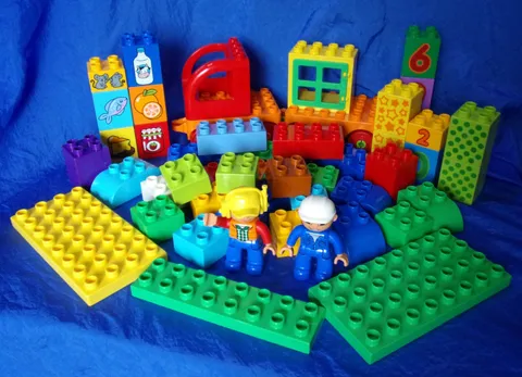 LEGO DUPLO Mixed Lot w/ Truck Trailer 2 Figures Picture Blocks in BUCKET
