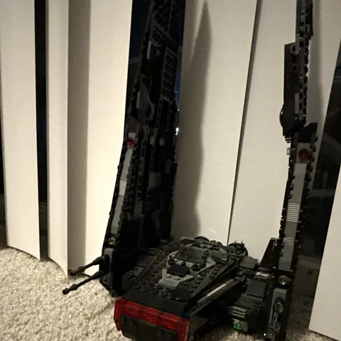 LEGO Star Wars 75256 Kylo Ren's Shuttle mostly complete read description