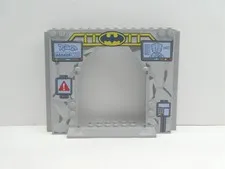 Lego Gray Panel 4 x 16 x 10 w/ Batman Logo, Joker, Car Pattern 15626pb01/10672-1