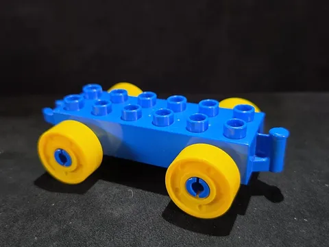 LEGO Duplo Train Car Vehicle Base Yellow Wheels & Blue base 2 x 6