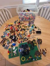 LEGO Bulk Lot Mixed Bricks & Parts w/ Minifigures Octan Set 6458