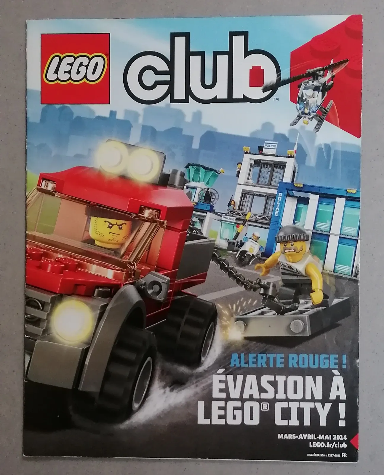  LEGO Club Magazine / March - April - May 2014