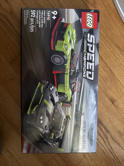 LEGO Speed Champions Aston Martin Valkyrie AMR Pro & Vantage GT3 76910