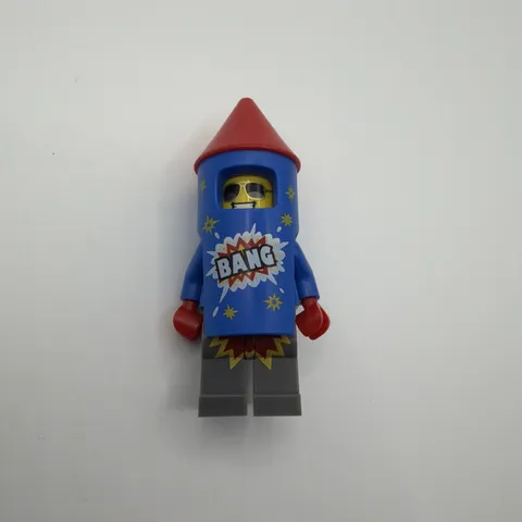 Lego CMF Series 18 Firework Guy, Torso is Imperfect