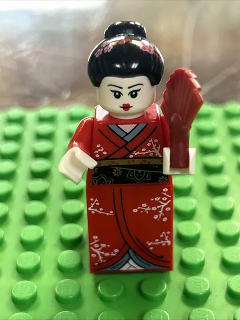 LEGO Kimono Girl Minifigure 8804 Collectible Series 4