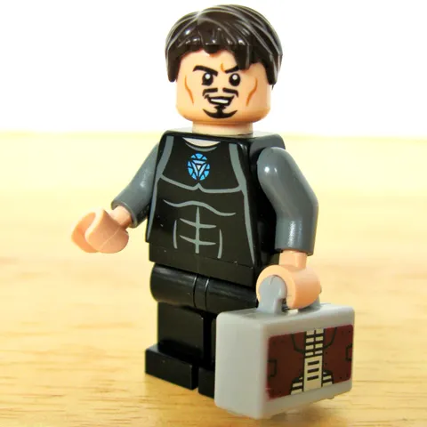 LEGO Marvel Super Heroes Tony Stark 76007 Malibu Mandarin Attack Iron Man