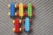 Duplo Train Base Lot 5 Red Yellow Lime Green Azure Blue Cars 2x6 Hitch Wheels