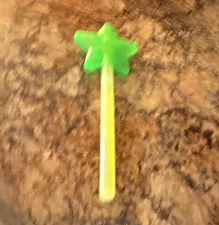 LEGO Green & Yellow Star Wand Minifigure Tool Accessory, Plastic, 1 Piece