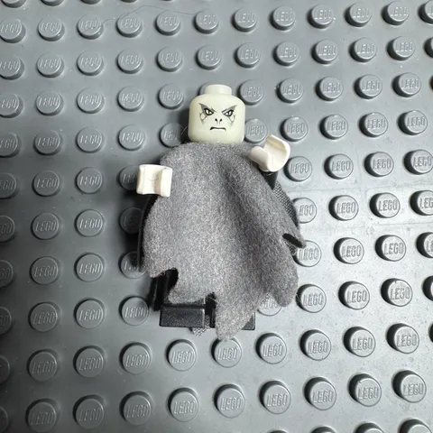 Lego Harry Potter Voldemort Minifigure Glow In The Dark 4766 RARE hp069a 2005