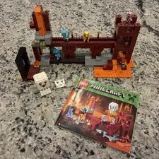 LEGO Minecraft: 21122 The Nether Fortress, Complete w Minifigures & Instructions