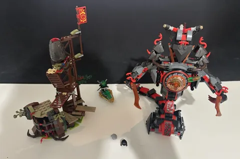 LEGO NINJAGO: Dawn of Iron Doom (70626)