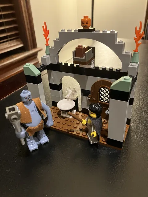 Lego Harry Potter #4712 “Troll On The Loose” (2002), Used, Very Good, Complete
