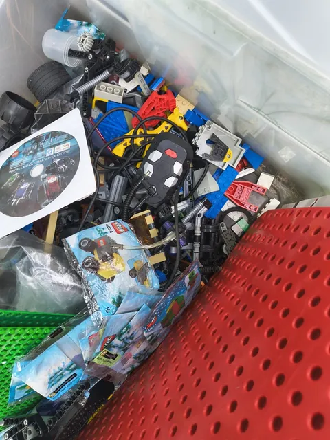 LEGO Spybots Lot of 2
