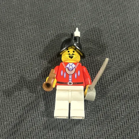 Lego Imperial Armada Minifigure Red Captain White Plume Pirates 6280 6204 pi016
