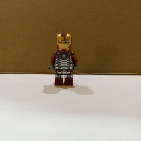 LEGO Marvel Iron Man Mark 47 Minifigure SH0405 Spider-Man Homecoming GREAT COND.