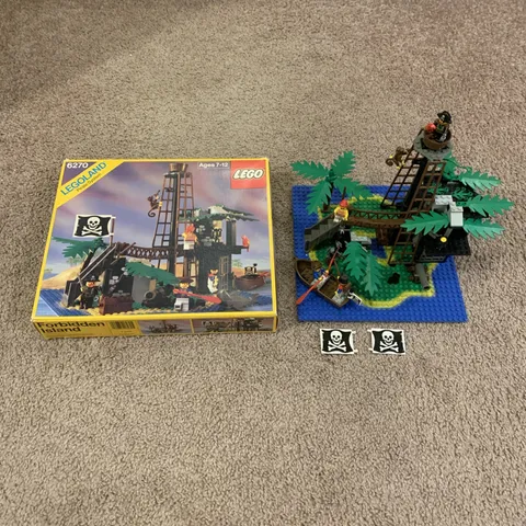 LEGO Pirates: Forbidden Island (6270), Complete Set w/manual & Original Box